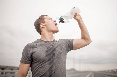 How Much Water Should You Be Drinking Pure Calisthenics