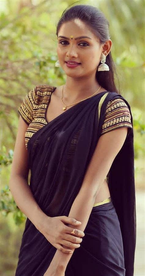 Pin By Y Ipdeer™ On Beautiful Ladies India Beauty Women Beautiful Women Naturally Beautiful