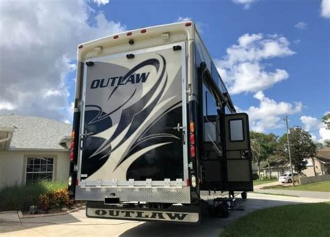 2014 Thor Motor Coach Outlaw 37md Class A Gas Rv For Sale By Owner