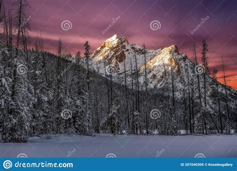 Mt Mcgown In The Idaho Sawtooth Mountain In Winter Sunrise Stock Image