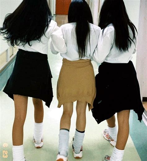 現代の女子高生に「ルーズソックス」人気が再燃 平成ブームで「ギャル男」も登場、一体なぜ？ アーバンライフ東京