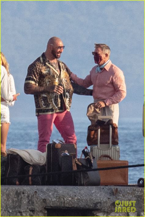 Daniel Craig Hugs Dave Bautista On Knives Out 2 Set With Kate Hudson