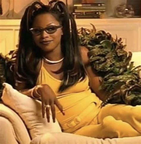 Pin By 「𝘾𝘼𝙍𝙊𝙇𝙄𝙉𝙀 」 On 90s ᴀᴇsᴛʜᴇᴛɪᴄ Black Girl Aesthetic Foxy Brown