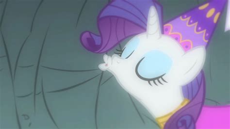 Image Rarity Kiss S01e19png My Little Pony Friendship Is Magic Wiki