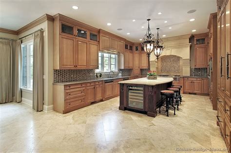 Pictures of Kitchens - Traditional - Light Wood Kitchen Cabinets (Page 7)