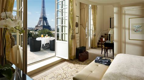 Les 10 Plus Beaux Hôtels 5 étoiles à Paris Suitespot