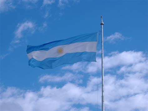 ¿azul O Celeste Revelaron El Color Original De La Bandera Argentina El Parana Diario