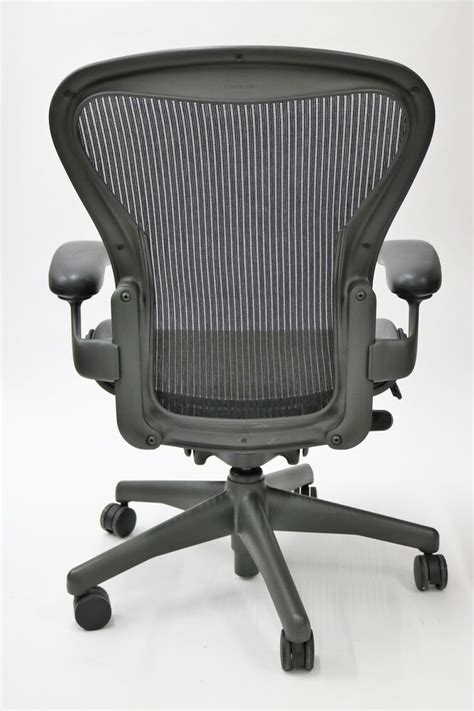 The aeron is retailed in three sizes, which i'll discuss below. Herman Miller Aeron Chair Size B (or C) Basic Model