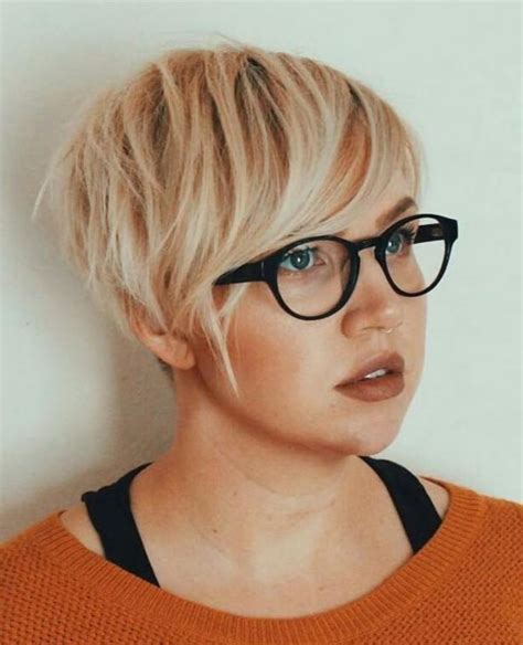 That adds height to your if you are searching short hairstyles for round faces, keep in mind that your hair needs choppy or struggling to find a haircut for round chubby face? 55 Beautiful Short Hairstyles For Fat Faces And Double Chins To Copy!