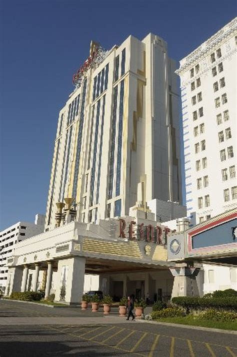 Atlantic city — the union representing atlantic city casino service employees is encouraging workers at resorts casino hotel — most of whom had to take pay cuts last winter in order to keep their jobs she says she needs food stamps to eat. Atlantic City casino union urges employees to apply for ...