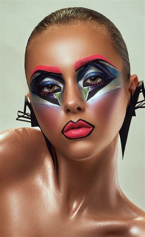 Pin By Ada Maria Broi On Make Up Is Art Catwalk Makeup Futuristic Hair Artistry Makeup