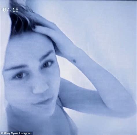 Miley Cyrus Poses With No Make Up And Damp Hair In Another Shower