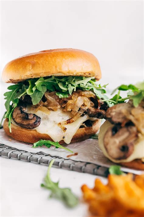 This burger truffle oil mushroom onion grilled burger looks so delicious. Perfect Onion Mushroom Burger / Rockin Sweet Onion ...