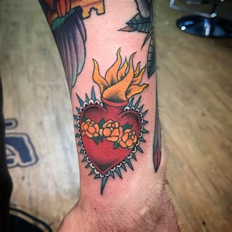 Pin By Samson Sato On Traditional Tattoo Sacred Heart Tattoos