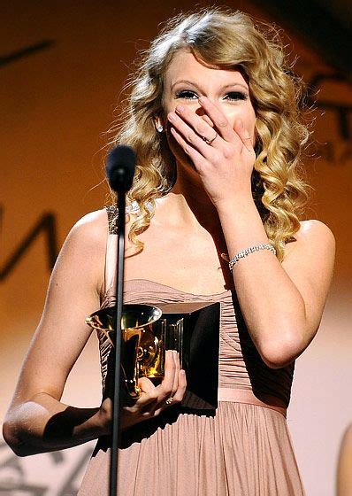 Taylor Swifts Best Surprised Faces Surprise Face Taylor Swift Cma Taylor Swift