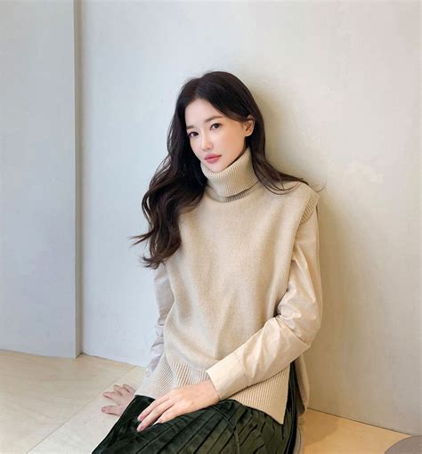 Chuu 사랑해츄 Sungkyung Style 2019 High Neck Dress Turtle Neck Womens Fashion Sweaters