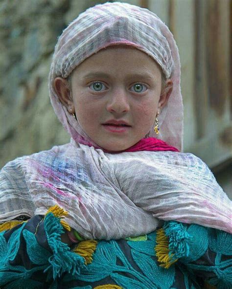 Girl Of Pagan Kalash Tribe Pakistan Pretty Eyes Cool Eyes Beautiful
