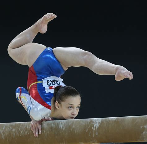 Gymnast On The Balance Beam Resolution X Pixels Gimnasia Artistica Femenina