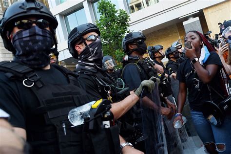 Unidentified Federal Police Prompt Fears Amid Protests In Washington