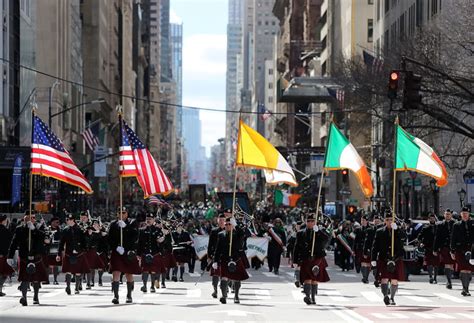 La Parade De La Saint Patrick à New York