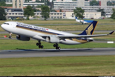 Airbus A330 343 Singapore Airlines Aviation Photo 1734619