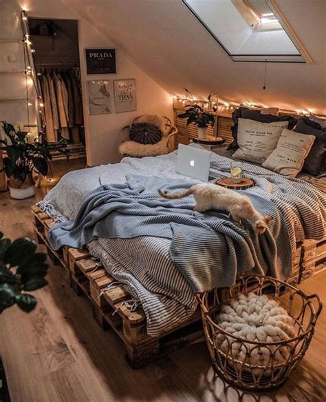 15 Romantic Rainy Day Bedroom Ideas