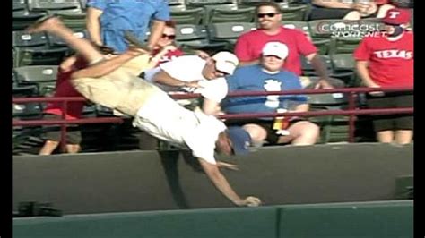 Texas Rangers Fan Catches Ball Falls Then Dies Ballertainment