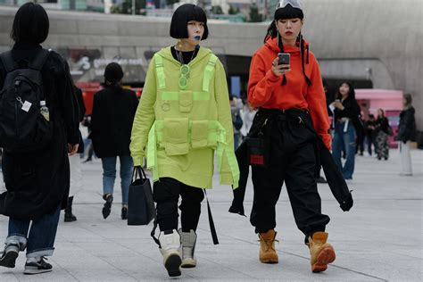 The Best Street Style From Seoul Fashion Week Spring 2020 See All The Best Looks From Seoul At