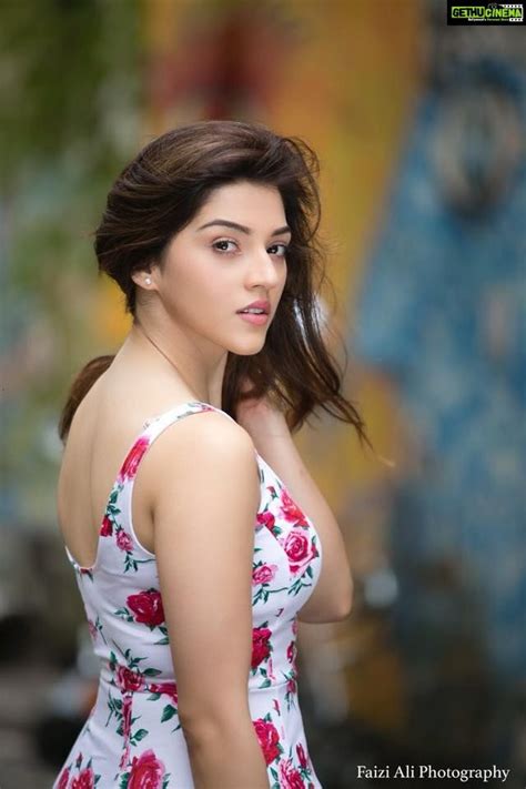 nota actress mehrene kaur pirzada 2018 latest cute hd photos with images cute beauty beauty