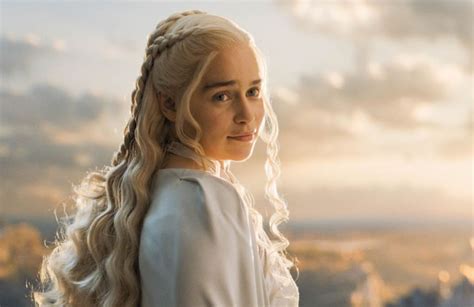 Emilia Clarke I 10 Momenti Più Belli Di Daenerys Targaryen Ne “il