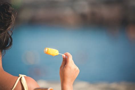 wallpaper summer woman hot beach girl hand sweet eating shore icecream snack heat