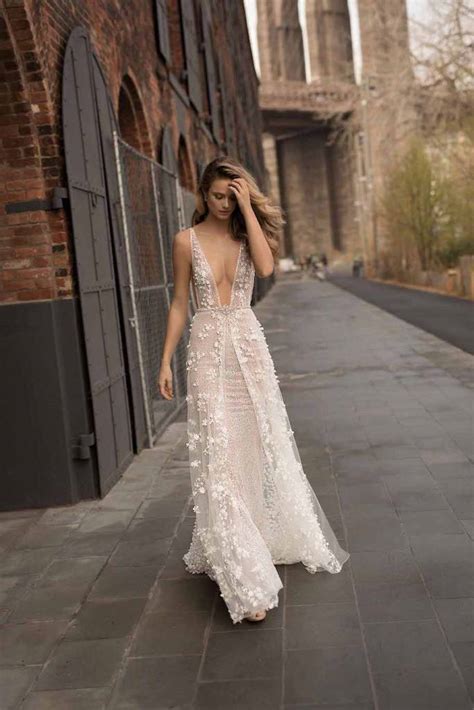 Einmaliges design in aufwendiger handarbeit in israel hergestellt sind die brautkleider von berta bridal weltweit heiß begehrt und unvergleichbar. Berta Bridal - Brautmoden, Brautkleider, Hochzeitskleider ...
