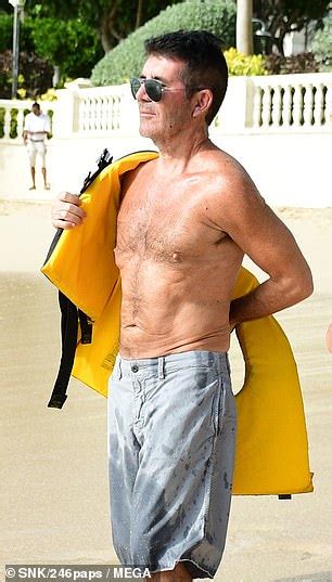 Simon Cowell 60 Goes Shirtless As He Continues To Display His 20lbs