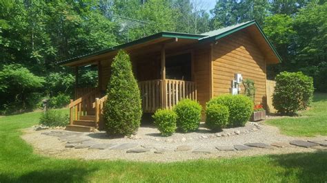 Offering 5,800 square feet of living area, guests will have plenty of space to be comfortable and relax while being tucked into the beauty of the smoky mountains. Beautiful, Affordable, Cabin Near Pigeon Forge For Couples ...