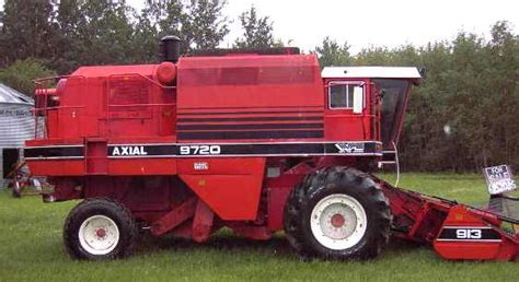 White 9720 Combine 1985