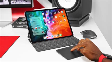 It's designed to take full advantage of next‑level performance and custom technologies like the advanced image signal processor and unified memory architecture of m1. Vídeos de Unboxing e primeiras impressões do iPad Pro 2020 ...