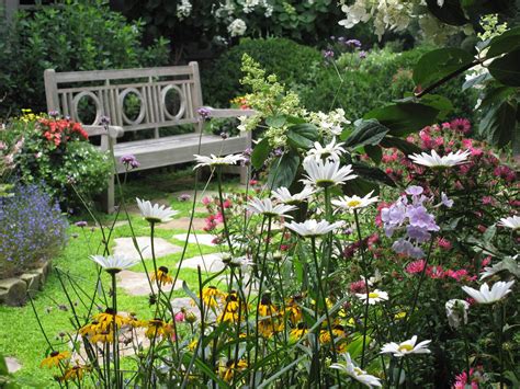 Best Plants For A Cottage Garden And Design Ideas 29