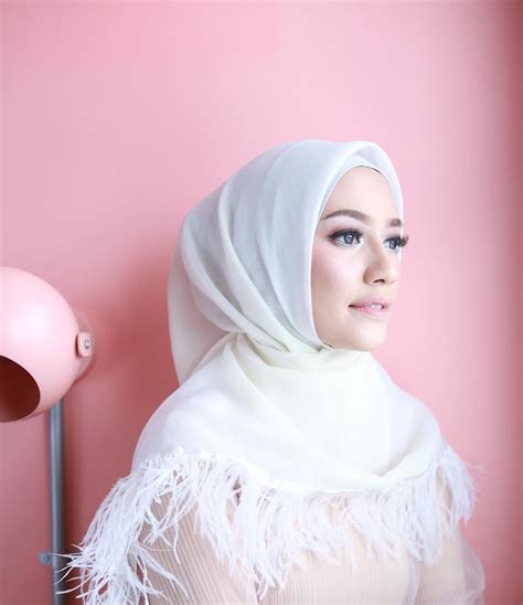 Koleksi Hijab Simple Akad Nikah Busanahit