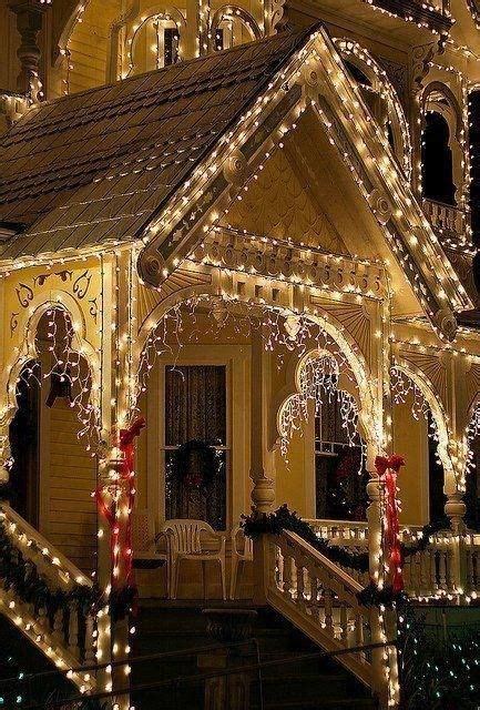 Christmas lights | Outdoor christmas, Front porch christmas decor, Christmas lights