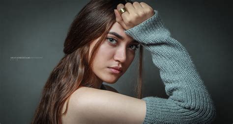 Wallpaper Women Model 500px Brunette Looking At Viewer Sweater