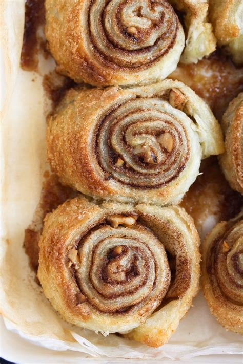 Cinnamon Rolls With Puff Pastry And Icing