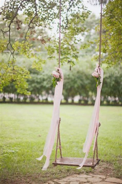 23 Romantic Floral Tree Swings For Your Wedding Day