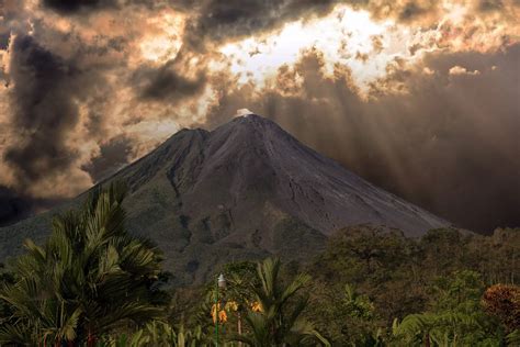 Volcanoes Of Costa Rica Discover Active Dormant And Crater Lakes