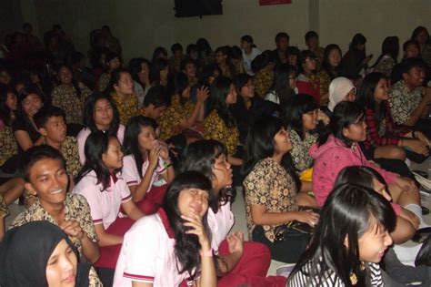 Pendiri teater populer adalah …. SENI BUDAYA PARAMITHA: SOAL LATIHAN PERGELARAN TEATER KELAS X