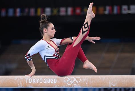 german gymnast pauline schäfer wears a unitard on beam during women s tokyo olympics