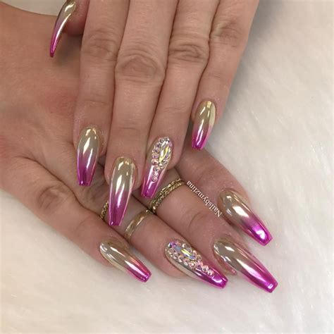 ombré chrome by not using chrome powder polish gel or airbrush designed by nailsbymztina