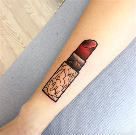 Adorable Lipstick Tattoos Thatll Take Your Makeup Obsession To The