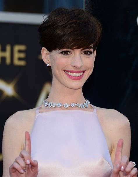 Pin By Eszter M On Idols Anne Hathaway Anne Hathaway Oscar Celebs