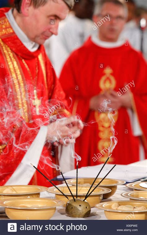 Catholic Priest Eucharist High Resolution Stock Photography And Images