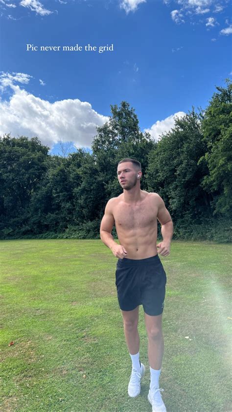 Hollyoaks Off The Charts Ron Hall Shirtless On Insta Story